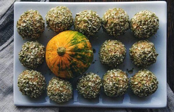 Honey balls made of pumpkin seeds of prostatitis